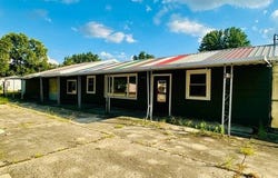 505 E Tampa Dr., Robinson, IL 62454