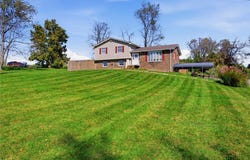 501 Scanga Dr, Lower Burrell, PA 15068