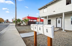 24 E School Avenue, Porterville, CA 93257