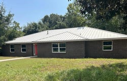 18 Hickory Avenue, Shalimar, FL 32579