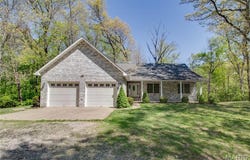 19383 Deer Run, Brighton, IL 62012