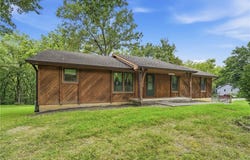 20104 Pickering Road, Belton, MO 64012