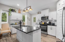 16134 Crossing Circle, Lindale, TX 75771