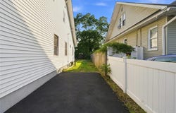 16 West Drive, Bay Shore, NY 11706