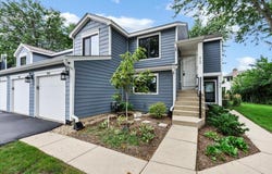 912 MANCHESTER Circle, Schaumburg, IL 60193