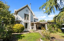 322 N 3rd Street, Central Point, OR 97502
