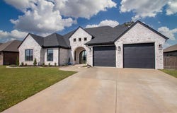 1609 Creekview, Sherwood, AR 72120