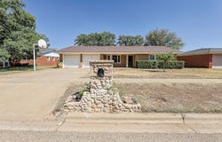 1520 W Crosby Street, Slaton, TX 79364