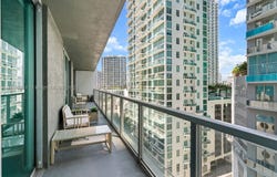 55 SE 6th St, Miami, FL 33131