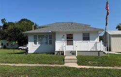 122 W Elm Street, Palmyra, MO 63461