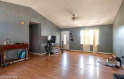 885 N Ridgecrest Rd, Luttrell, TN 37779