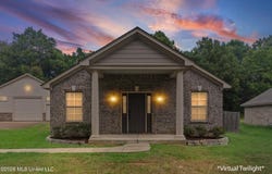 121 Woolfolk Road, Senatobia, MS 38668