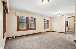 306 N Jackson, Mount Pleasant, IA 52641