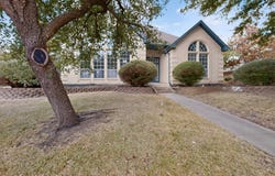 2002 Clearview Drive, Ennis, TX 75119