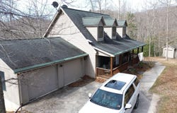 818 Seneca Estates Rd, Buckeye, WV 24924