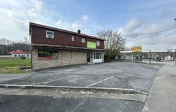 718 N Main St, Marion, VA 24354