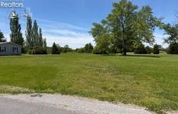 E Harbor Road, Marblehead, OH 43440