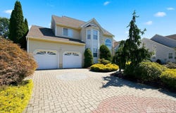 41 High Pointe Way, Old Bridge, NJ 07747