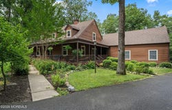 16 Dunhill Road, Jackson, NJ 08527