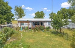32 Forest Lane Road, Ardmore, OK 73401