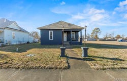 201 S 3rd Street, Chaffee, MO 63740