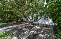 8942 Carlyle Ave, Surfside, FL 33154