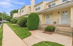 74 Freemont Ct, Franklin Twp., NJ 08873-4708