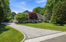 19 CEDARFIELD LN, Westhampton, NY 11977