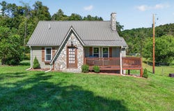 94 Stevens Creek Rd, Fries, VA 24330