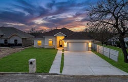 207 Riverside Drive, Uvalde, TX 78801
