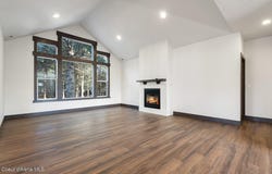1020 Northview Dr, Sandpoint, ID 83864