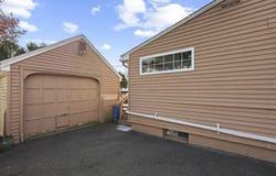 83 Oklahoma St, Springfield, MA 01104