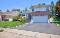 31 Irene Lane E, Plainview, NY 11803