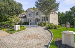 18 King Arthur Court, New City, NY 10956