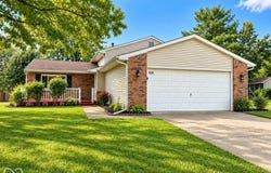 530 Quail Run, Greenwood, IN 46142