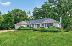 9923 Brookside Circle, Bloomington, MN 55431