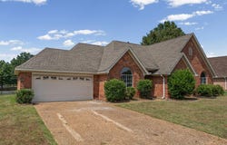 4675 Alden Lake Dr E, Horn Lake, MS 38637