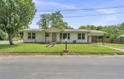 209 E Live Oak St, Burnet, TX 78611