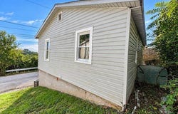 4 Brawley Road, Charleston, WV 25314