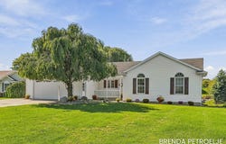 7043 Maplelawn Drive, Hudsonville, MI 49426