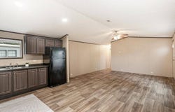 1001 E MacArthur Rd, Wichita, KS 67216
