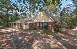 116 Sage Hills Drive, Byram, MS 39170
