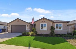 2131 W Ambassador Way, Hanford, CA 93230