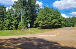 Park lot: 1, McComb, MS 39648