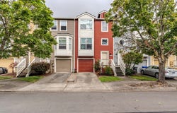 2567 NW 1ST Dr, Gresham, OR 97030