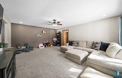 800 Montana Ave, Hurley, SD 57036