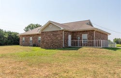 4 W Hillcrest Way, Okemah, OK 74859