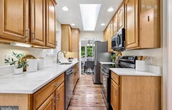 18328 SHARON Road, TRIANGLE, VA 22172