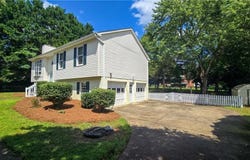 3581 Robinwest Drive, Pfafftown, NC 27040