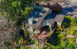 6640 PARKWAY Dr, Gladstone, OR 97027